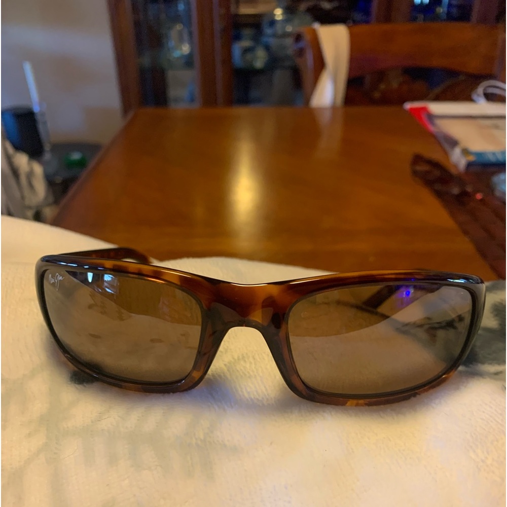 Nice Maui Jim sunglasses like new!